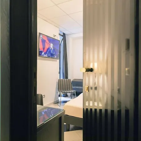 Executive Business מלון