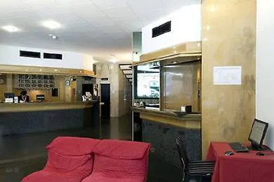 Executive Business מלון